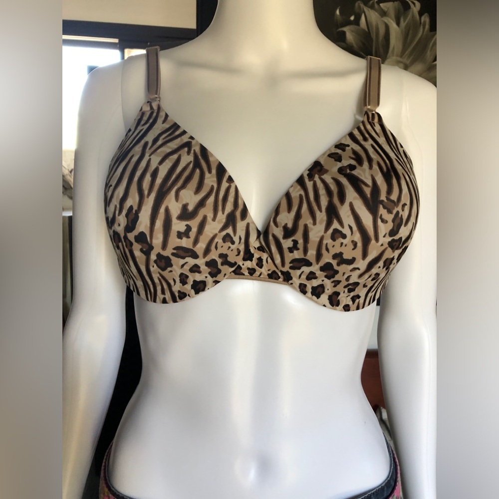 Tonal Leopard Print T-Shirt Bra - Beige/Brown
Warner’s Bra
Size 36C
EUC